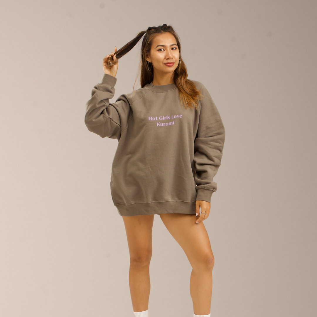 Hot Girls Love Kuromi -  Oversized Sweatshirt